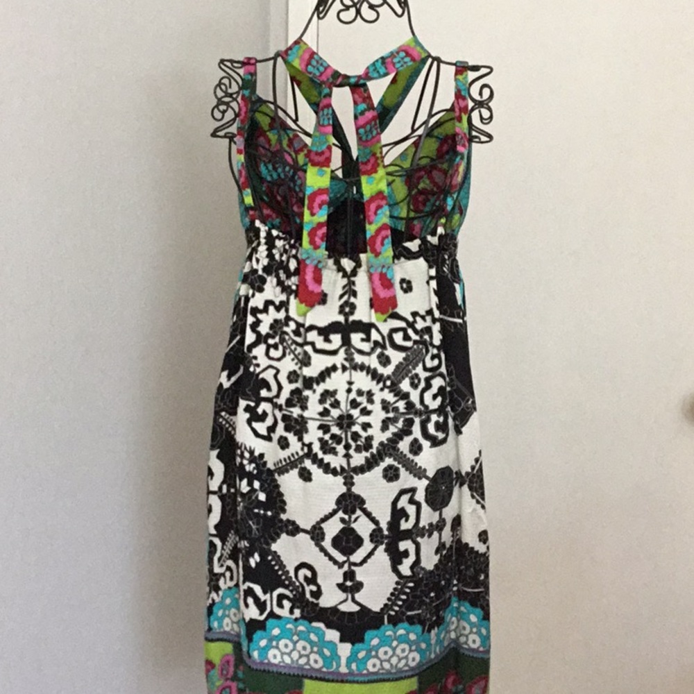 Single Dress - Picture 3 of 3